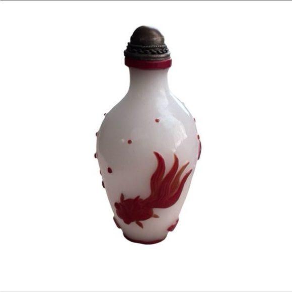 Antique Chinese Snuff Bottle Glass with Red Overlay of Koi Fish - Picture 11 of 12